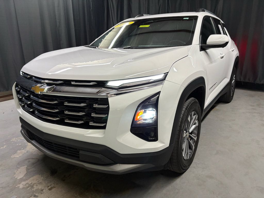 Used 2025 Chevrolet Equinox LT w/ Convenience Package II FWD image 1