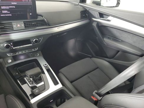 Used 2024 Audi Q5 e Prestige w/ Prestige Package AWD/4WD image 17