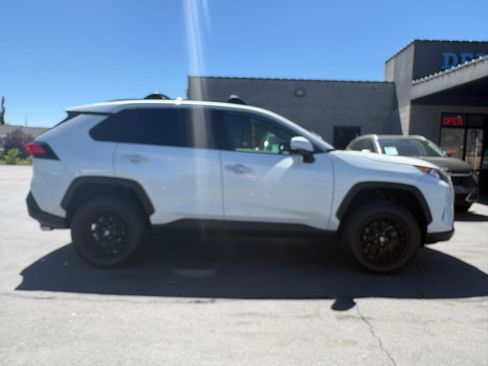 Used 2021 Toyota RAV4 Limited AWD/4WD image 4