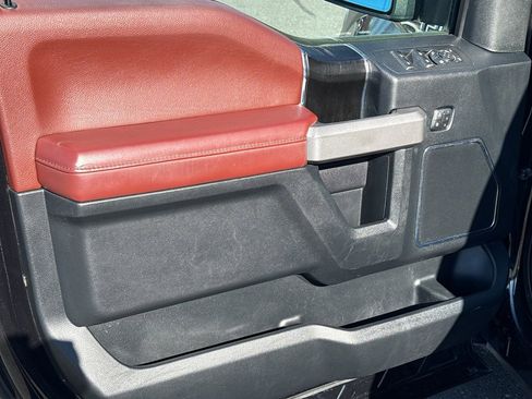 Used 2019 Ford F150 Platinum w/ Equipment Group 701A Luxury image 11