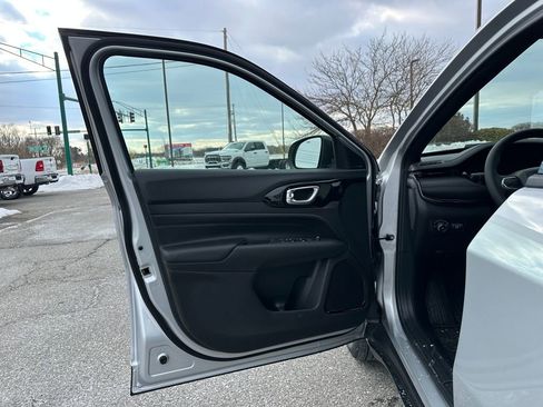 New 2026 Jeep Compass Latitude AWD/4WD image 22