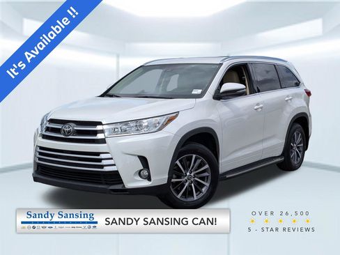Used 2017 Toyota Highlander XLE image 1
