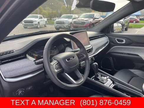 Used 2024 Jeep Compass Latitude AWD/4WD image 12