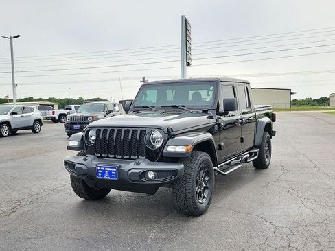 Used 2023 Jeep Gladiator Sport AWD/4WD image 2