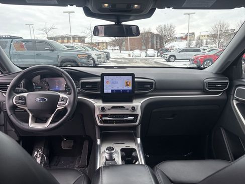 Used 2022 Ford Explorer XLT w/ Equipment Group 202A image 38