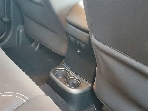 Used 2017 Jeep Wrangler Unlimited Sahara w/ Connectivity Group image 27