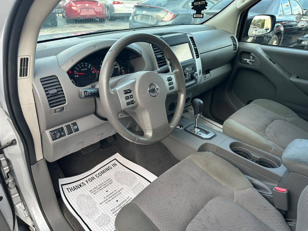 Used 2020 Nissan Frontier SV w/ Midnight Edition Floor Mats RWD image 11