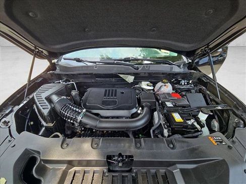 Used 2025 Chevrolet Blazer LT FWD image 21