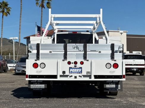 New 2025 Ford F550 4x4 Crew Cab Super Duty image 4