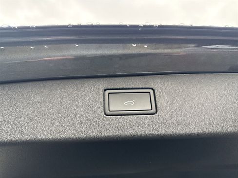 New 2026 Volkswagen Tiguan SE image 43