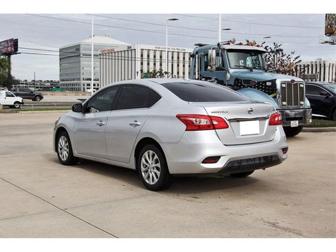 Used 2018 Nissan Sentra SV image 4