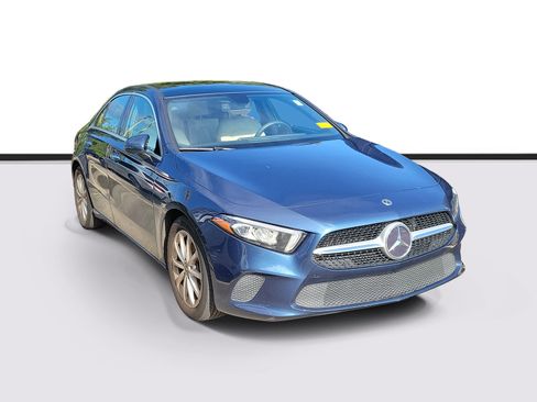 Used 2021 Mercedes-Benz A 220 image 1