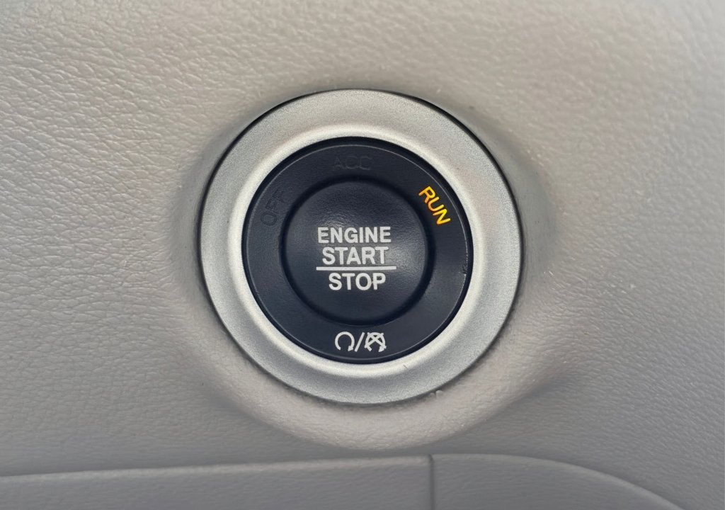 Used 2022 Chrysler Pacifica Touring-L FWD image 12