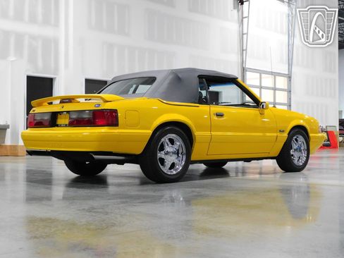 Used 1993 Ford Mustang LX image 32