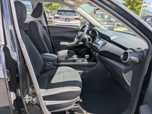 Used 2021 Nissan Kicks SV FWD image 30