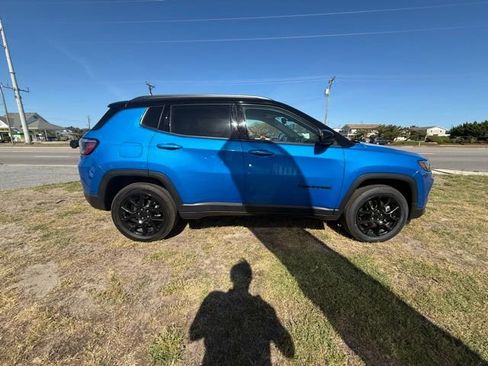 Certified 2024 Jeep Compass Latitude w/ Altitude Special Edition AWD/4WD image 8