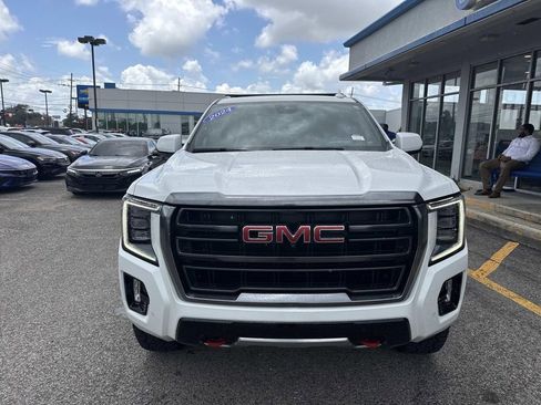 Used 2024 GMC Yukon XL AT4 w/ AT4 Premium Plus Package AWD/4WD image 2
