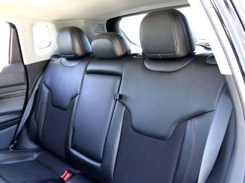 Used 2022 Jeep Compass Trailhawk w/ Trailhawk Convenience Group AWD/4WD image 25