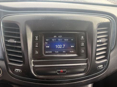 Used 2015 Chrysler 200 S w/ Comfort Group image 12