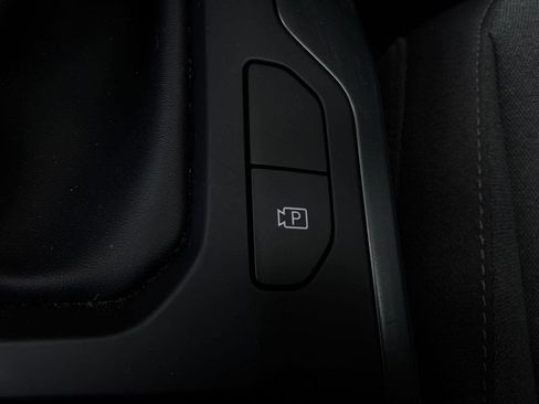 Used 2025 Kia K4 FWD image 24