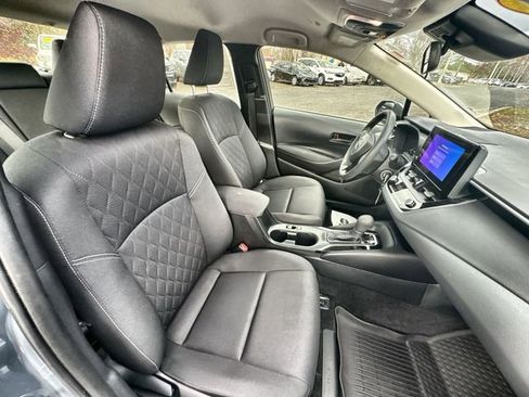 Used 2024 Toyota Corolla LE image 32