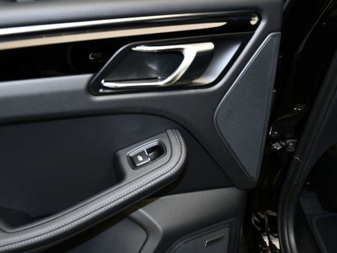New 2026 Porsche Macan AWD/4WD image 20