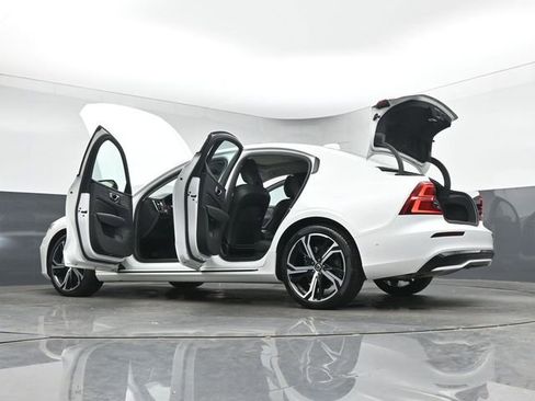 Used 2025 Volvo S60 B5 Plus FWD image 54