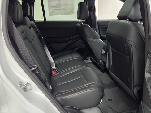 New 2026 Jeep Cherokee Limited AWD/4WD image 16