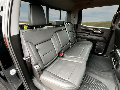 Used 2024 Chevrolet Silverado 1500 LT Trail Boss w/ Convenience Package II image 17