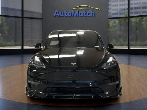 Used 2024 Tesla Model Y Long Range AWD/4WD image 2