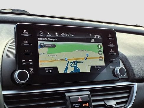 Used 2021 Honda Accord Touring image 9