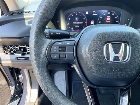 Used 2025 Honda Accord SE image 23