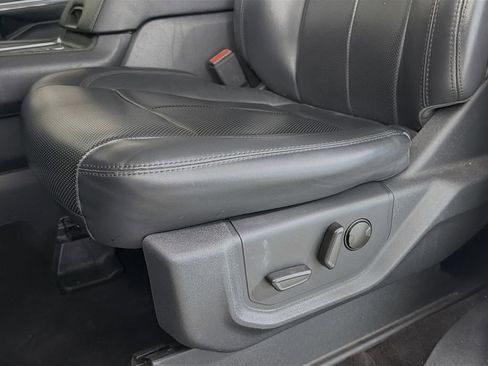 Used 2022 Ford Expedition XLT image 23