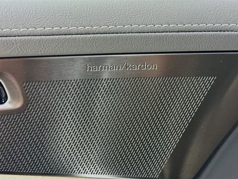 New 2026 Volvo XC90 T8 Plus w/ Protection Package Premier image 18