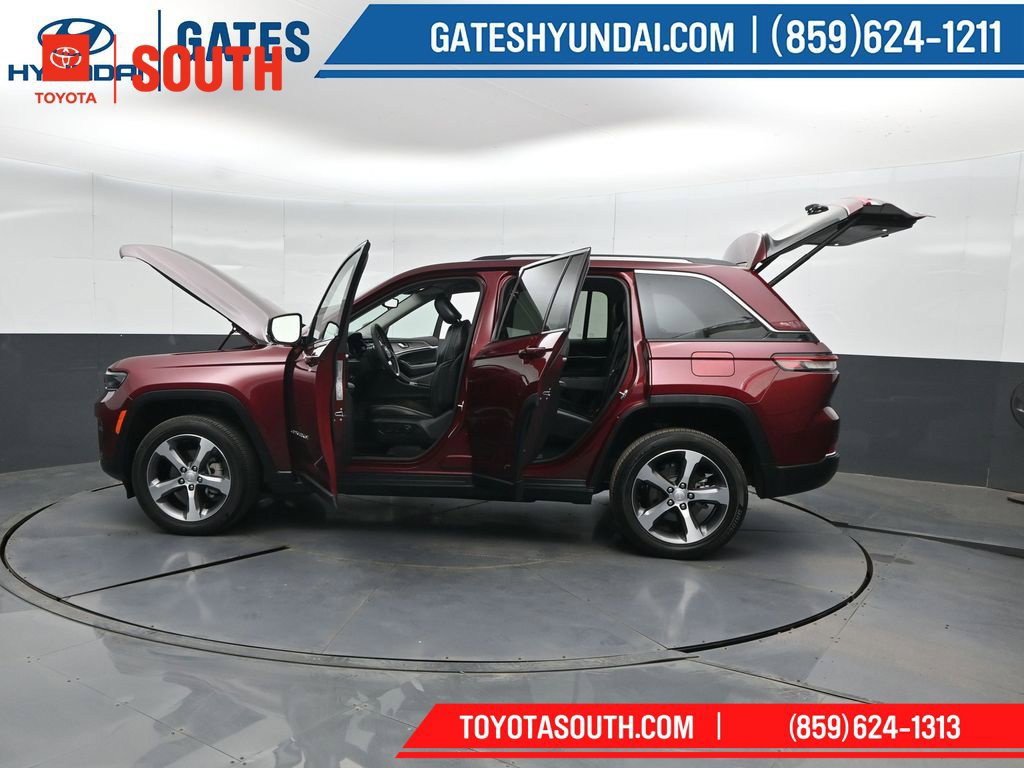 Used 2023 Jeep Grand Cherokee Limited AWD/4WD image 52