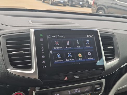 Used 2016 Honda Pilot Touring image 17