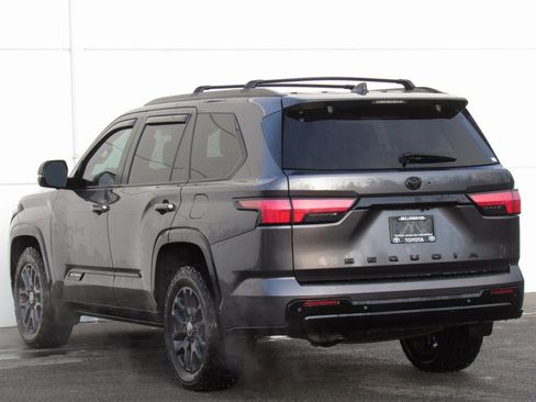 Certified 2024 Toyota Sequoia Platinum image 5