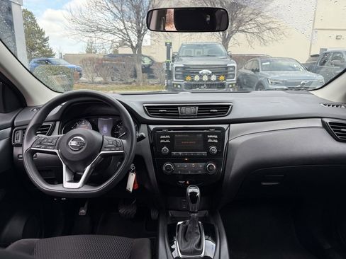 Used 2018 Nissan Rogue Sport S w/ S Appearance Package image 21