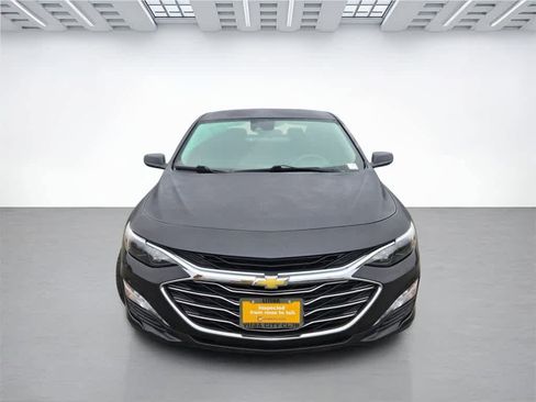 Used 2023 Chevrolet Malibu LT image 2
