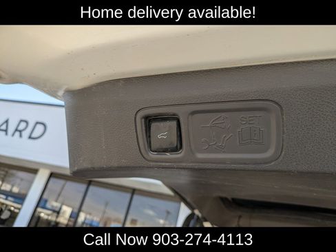 Used 2021 Ford Expedition XLT image 38