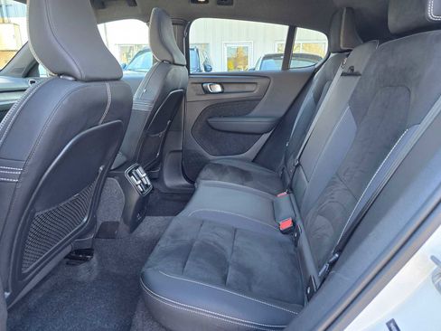 Used 2023 Volvo C40 P8 Recharge Plus image 17