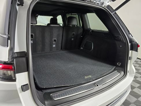 Used 2023 Jeep Grand Cherokee Summit w/ Luxury Tech Group V AWD/4WD image 13