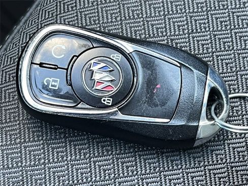 Used 2020 Buick Encore GX Preferred w/ Cold Weather Comfort Package image 29