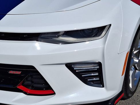 Used 2017 Chevrolet Camaro SS RWD image 9