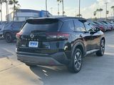 Used 2021 Nissan Rogue SV image 2
