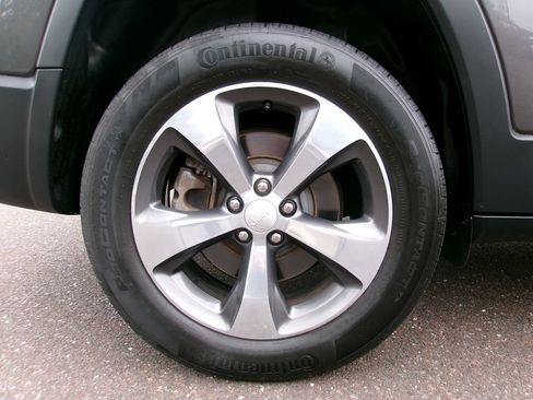 Certified 2020 Jeep Cherokee Limited AWD/4WD image 15