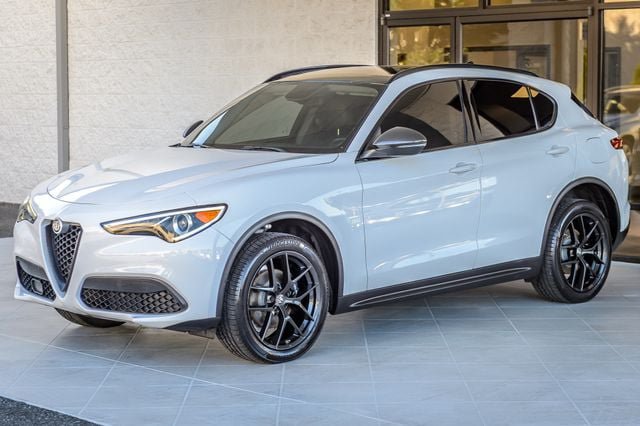 Used 2019 Alfa Romeo Stelvio AWD w/ Nero Edizione image 6