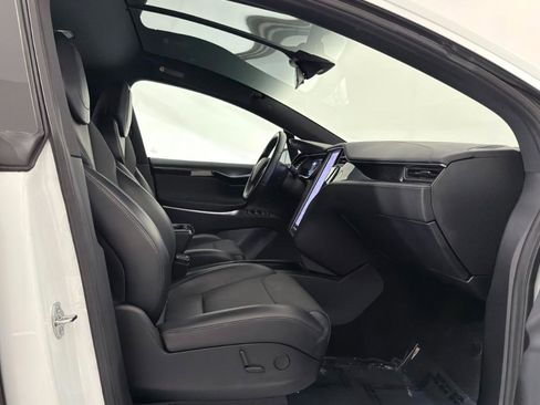 Used 2018 Tesla Model X 75D image 31