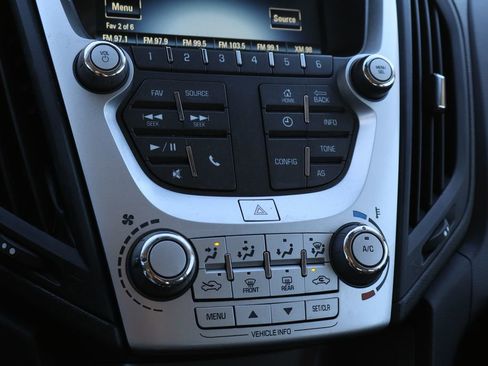 Used 2017 Chevrolet Equinox LS image 16