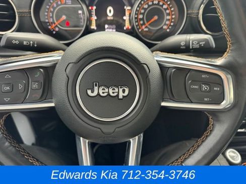 Used 2021 Jeep Gladiator Overland image 18